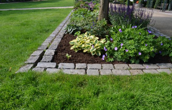 Stone Edging Installation in Sylvania