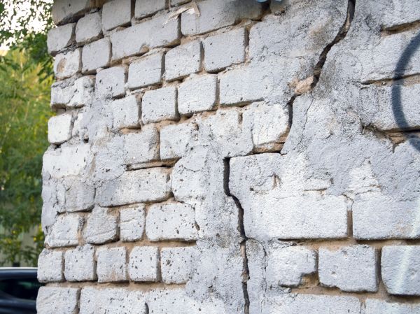 Cracked Brick Wall Repair in Sylvania